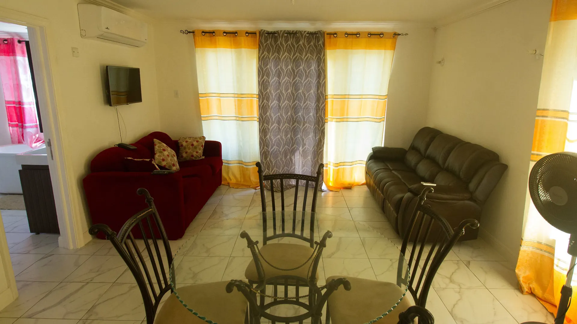Contatti di Little Bay Country Club Resort Complex